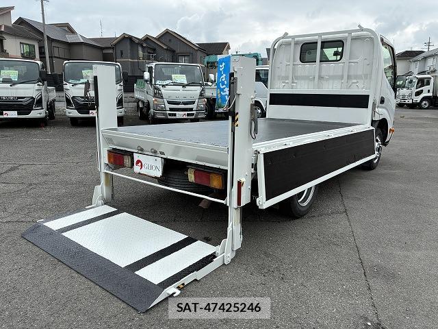 Toyota TOYOACE 2014-12 8330163-10