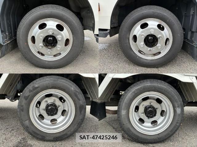 Toyota TOYOACE 2014-12 8330163-13