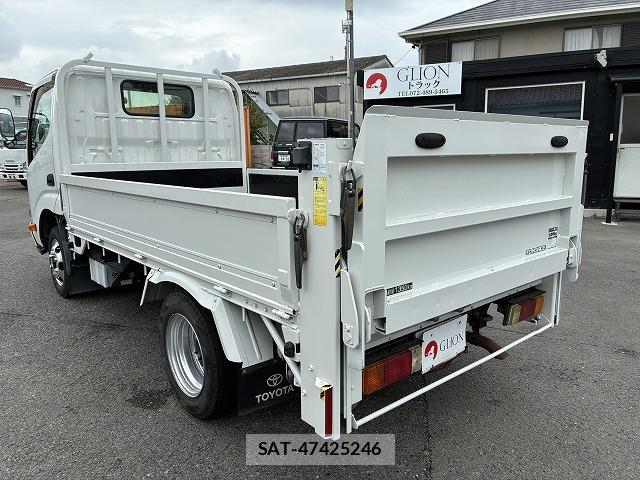 Toyota TOYOACE 2014-12 8330163-5