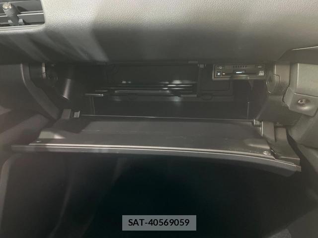 Lexus UX 2019-10 8328530-8