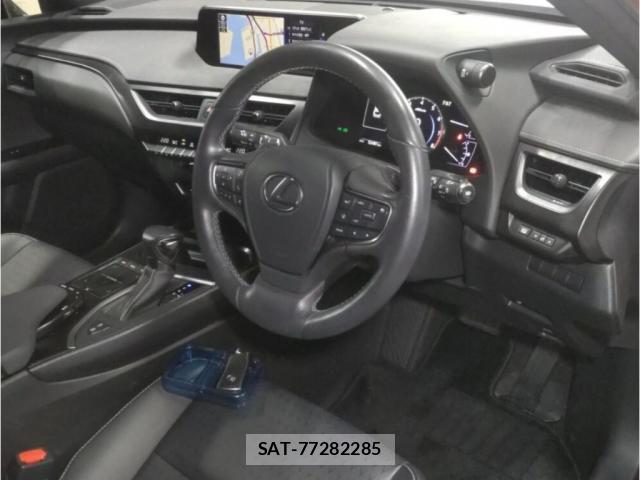 Lexus UX 2020-11 8330112-2