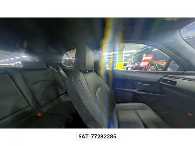 Lexus UX 2020-11 8330112-7