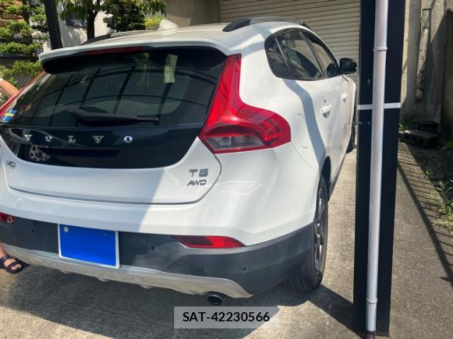 Volvo V40 2013-10 8328950-2