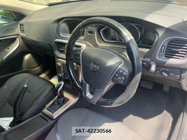 Volvo V40 2013-10 8328950-4