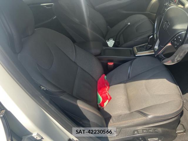 Volvo V40 2013-10 8328950-5