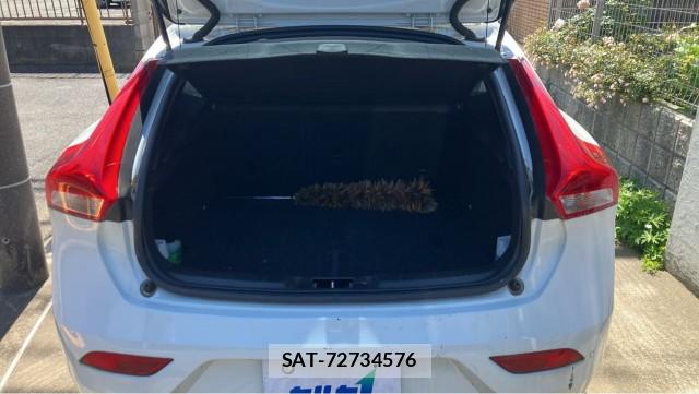 Volvo V40 2015-07 8280467-17