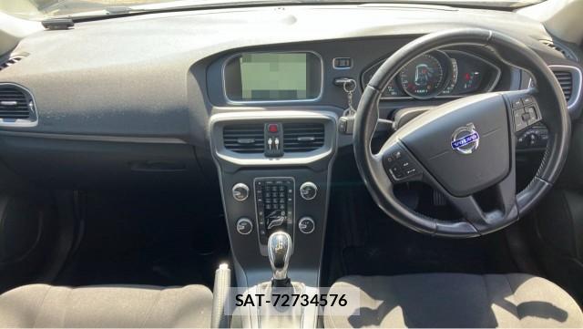 Volvo V40 2015-07 8280467-2