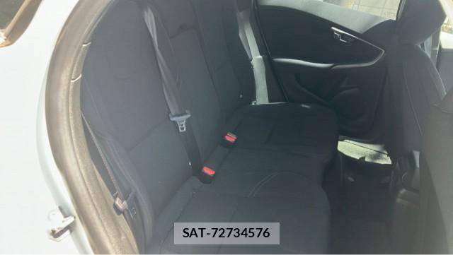 Volvo V40 2015-07 8280467-6