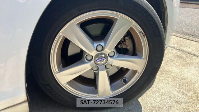 Volvo V40 2015-07 8280467-8