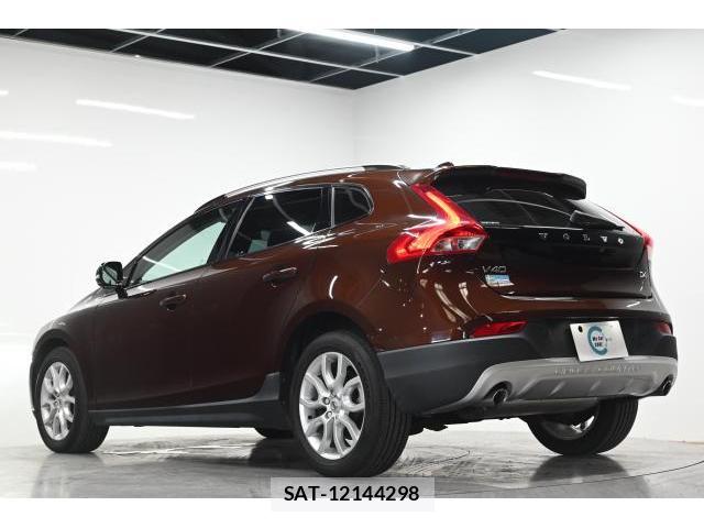 Volvo V40 2017-06 8329975-1