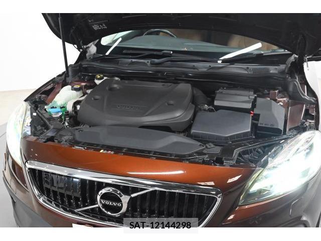 Volvo V40 2017-06 8329975-16