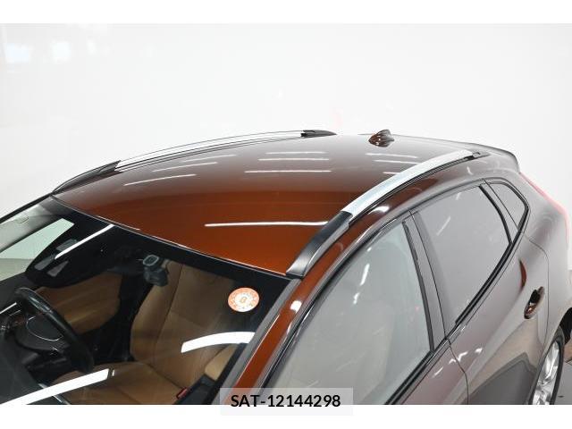 Volvo V40 2017-06 8329975-17