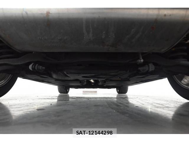 Volvo V40 2017-06 8329975-18