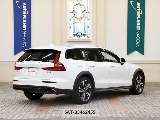 Volvo V60 2022-03 8329901-1