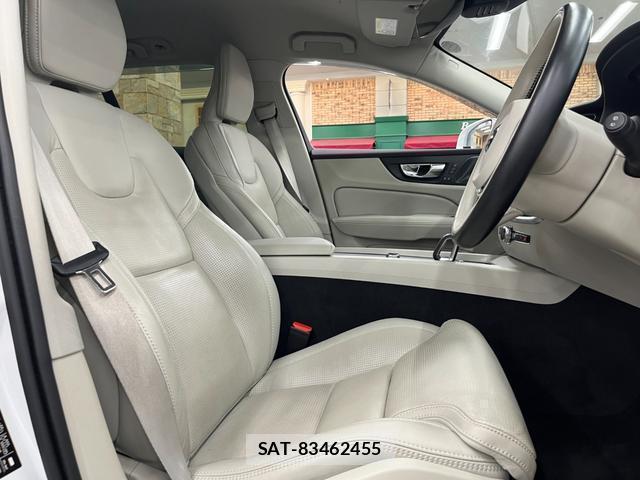 Volvo V60 2022-03 8329901-3
