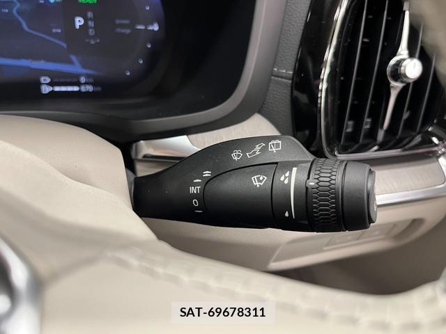 Volvo V60 2025-08 8329908-12