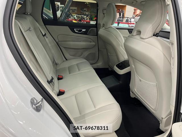 Volvo V60 2025-08 8329908-5