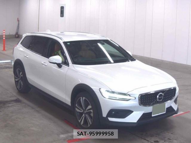 Volvo V60 2023-03 8330089-3