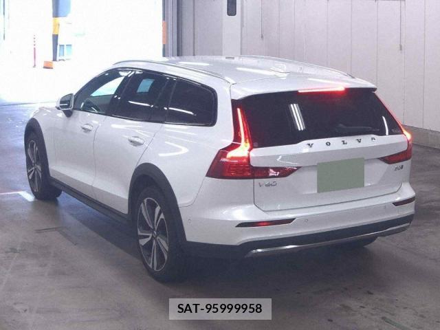 Volvo V60 2023-03 8330089-4