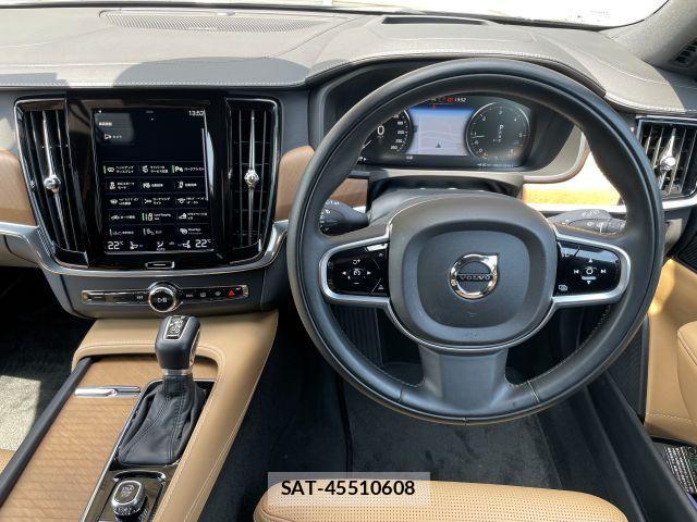 Volvo V90 2020-03 8327994-3