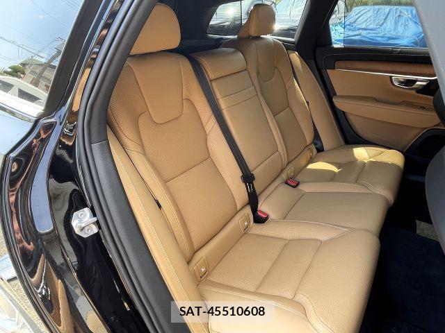 Volvo V90 2020-03 8327994-4