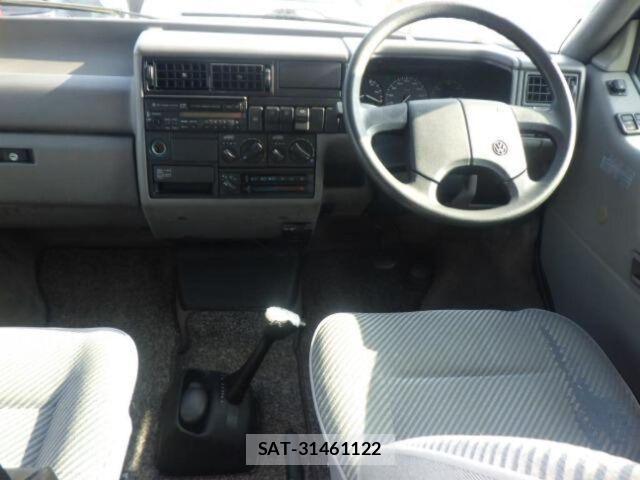 VolksWagen VANAGON 1994-08 8330011-5