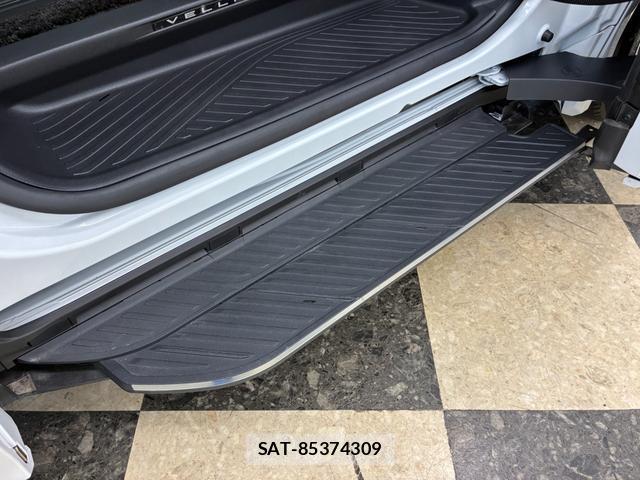 Toyota VELLFIRE 2024-04 8327800-17
