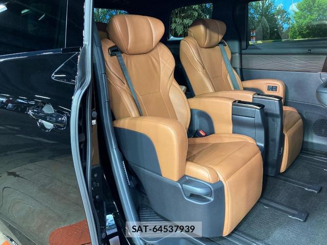 Toyota VELLFIRE 2024-02 8328017-8