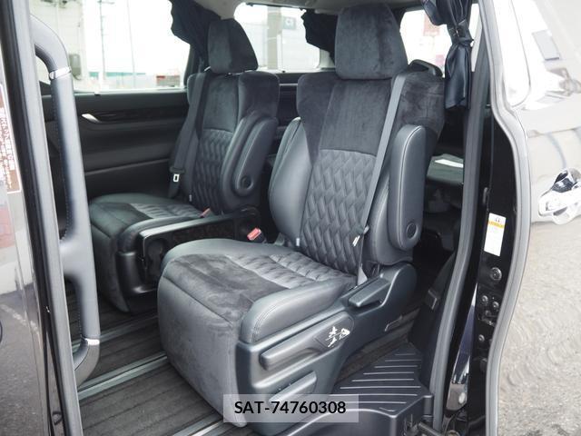 Toyota VELLFIRE 2017-07 8329936-9