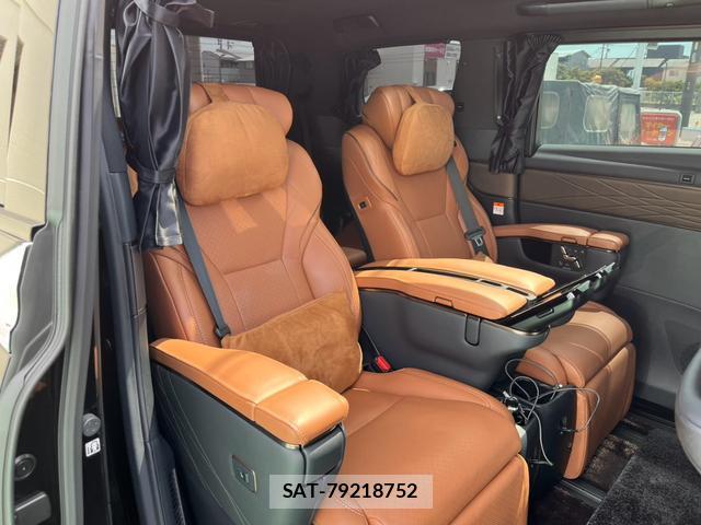 Toyota VELLFIRE 2024-03 8330213-7