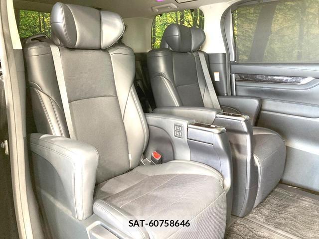 Toyota VELLFIRE 2018-07 8328099-8
