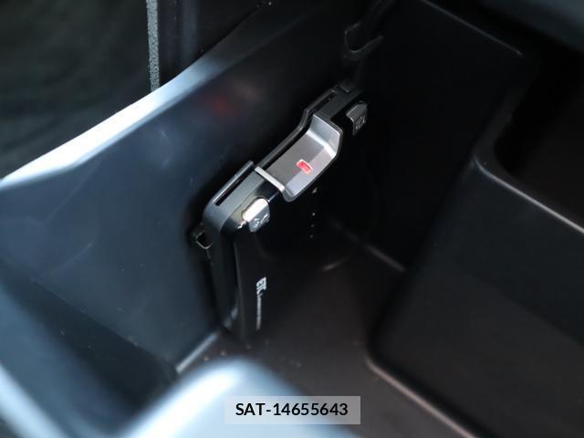 Toyota VELLFIRE 2013-01 8328567-12