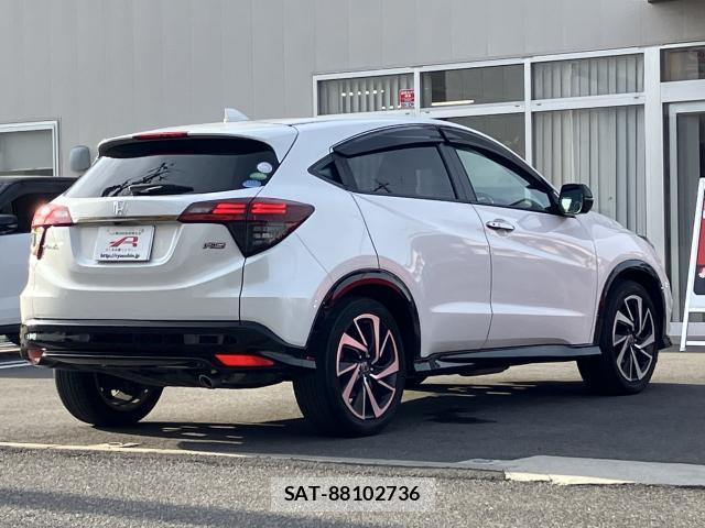 Honda VEZEL 2019-03 8327813-13