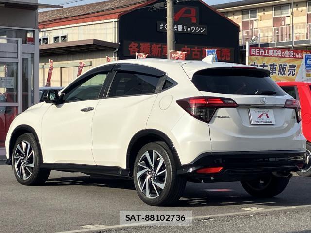 Honda VEZEL 2019-03 8327813-14