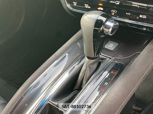 Honda VEZEL 2019-03 8327813-15