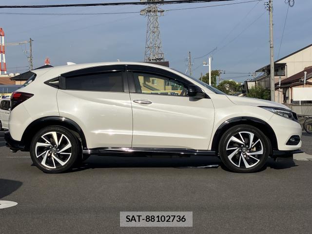 Honda VEZEL 2019-03 8327813-3
