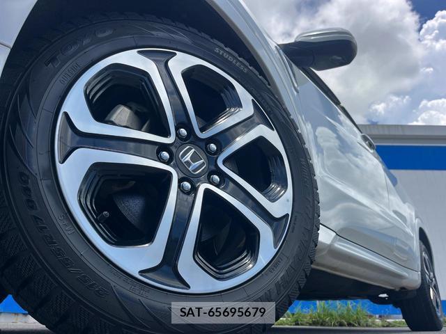 Honda VEZEL 2015-12 8328862-12