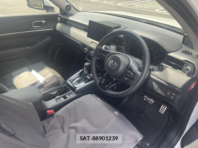 Honda VEZEL 2025-03 8329404-1