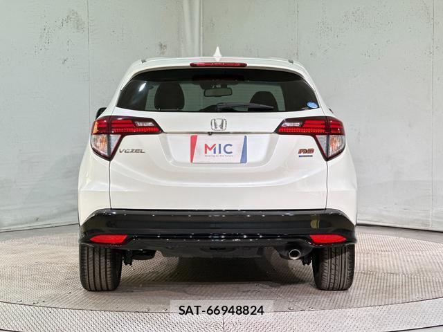Honda VEZEL 2018-03 8330693-13