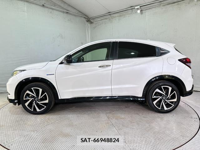 Honda VEZEL 2018-03 8330693-15