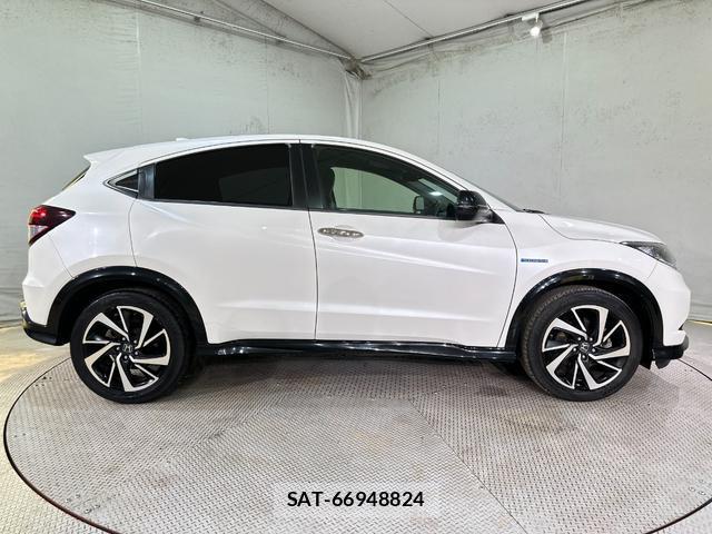 Honda VEZEL 2018-03 8330693-16