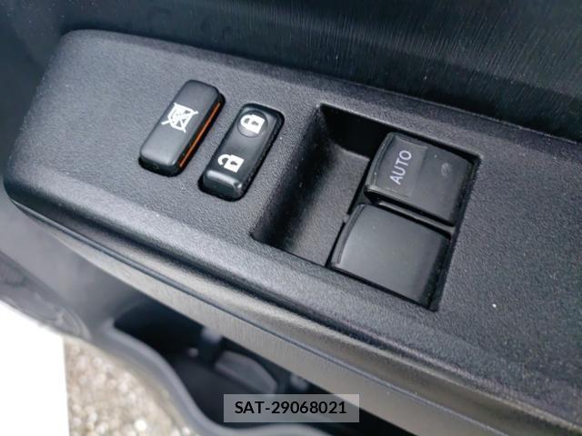Toyota VITZ 2011-07 8328255-13