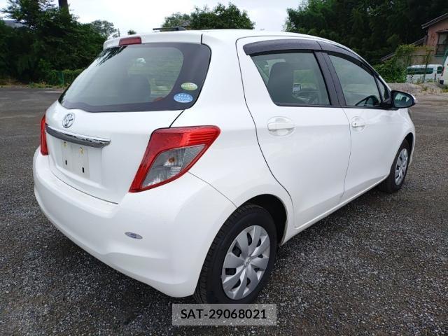 Toyota VITZ 2011-07 8328255-4