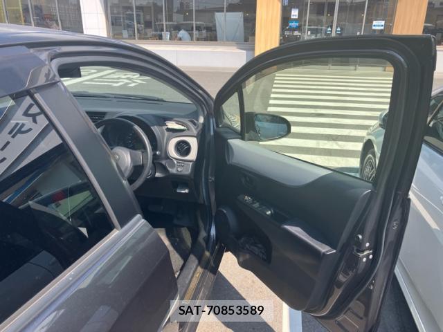 Toyota VITZ 2012-01 8328909-3