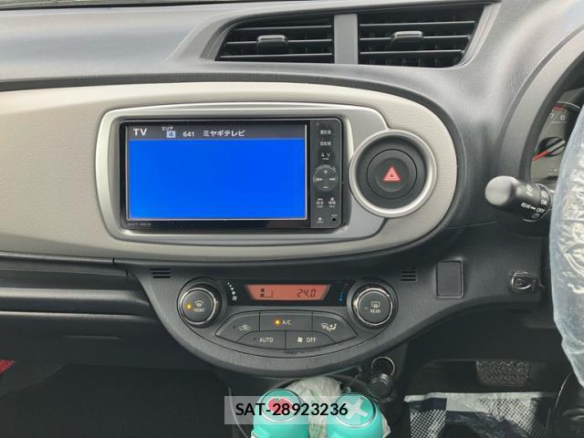 Toyota VITZ 2012-02 8328951-16