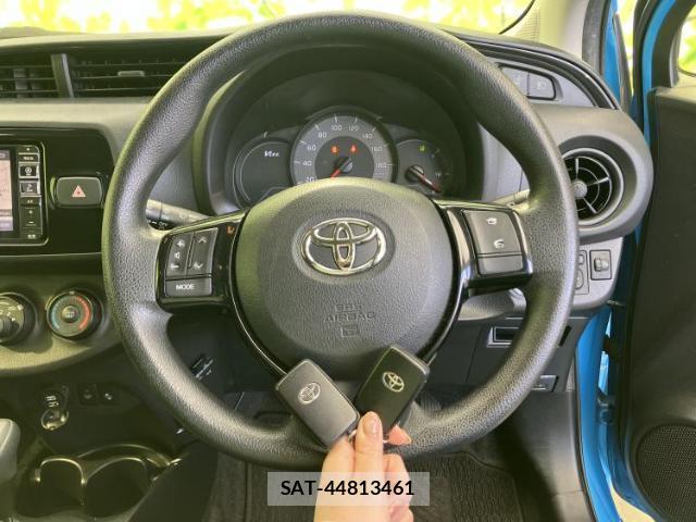 Toyota VITZ 2017-06 8329013-12