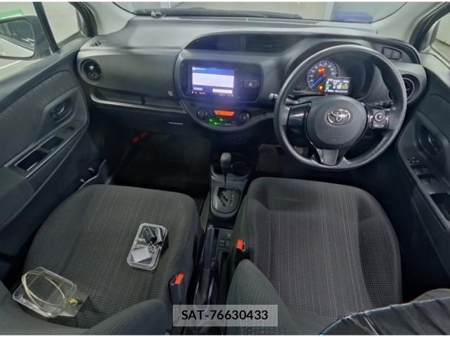 Toyota VITZ 2017-10 8329884-2