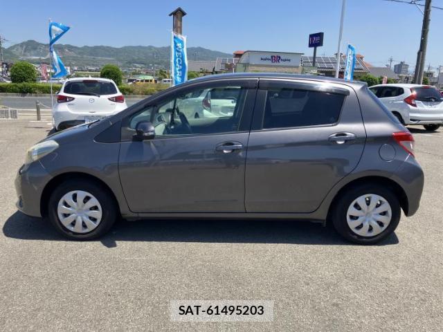 Toyota VITZ 2011-06 8330476-1