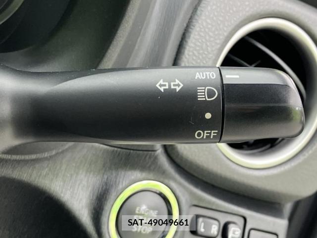 Toyota VITZ 2013-08 8330557-16