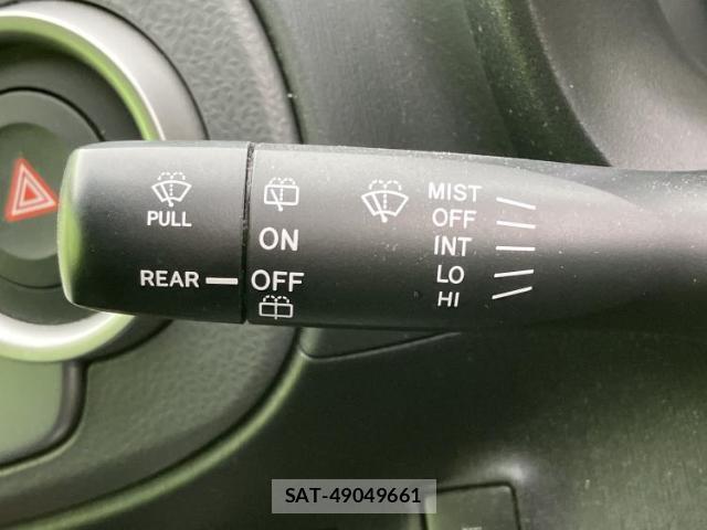 Toyota VITZ 2013-08 8330557-17